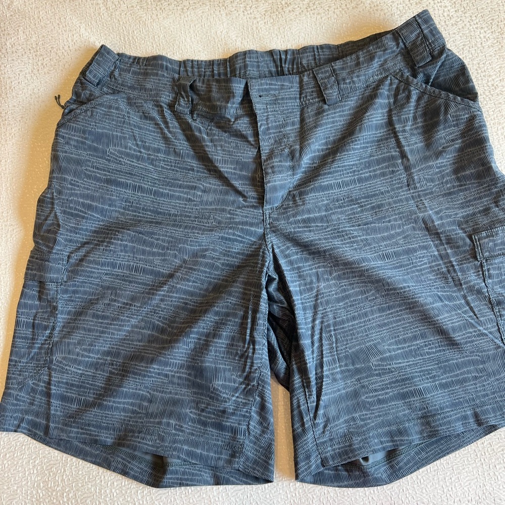 Duluth Trading Company Dry-on-the-Fly 10” Ink Blue Multi Shorts